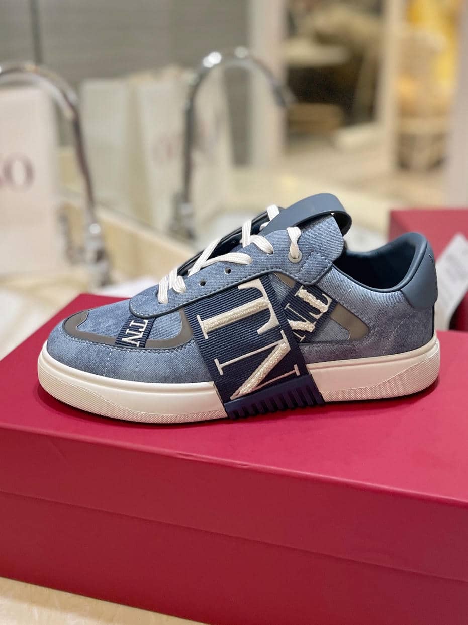 Valentino Sneaker 10-9